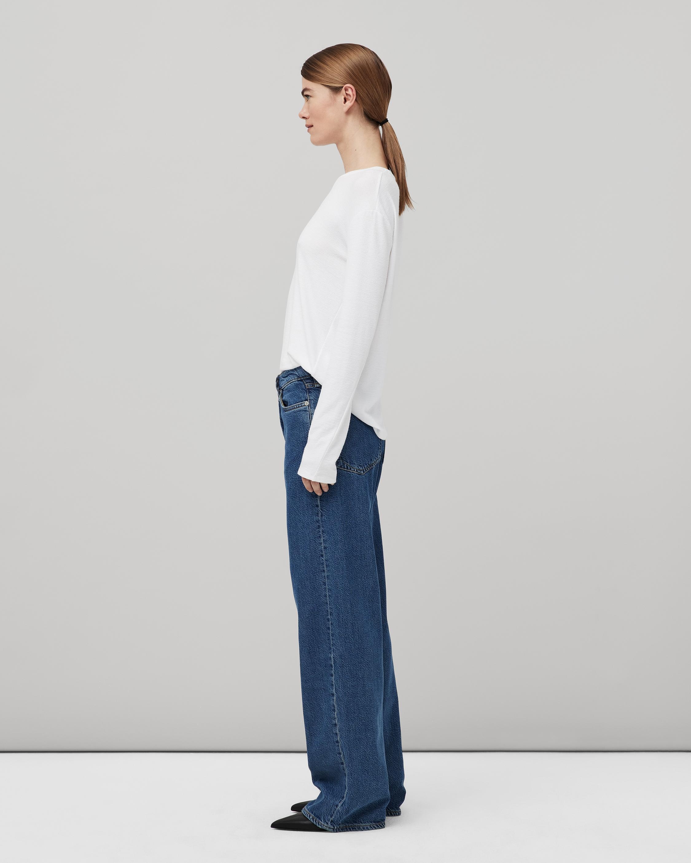 Featherweight Logan Wide-Leg - Lily
Mid-Rise Featherweight Jean - 4