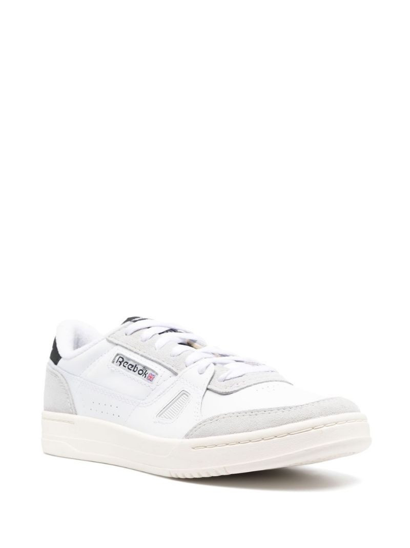 Reebok logo-patch low-top sneakers outlook