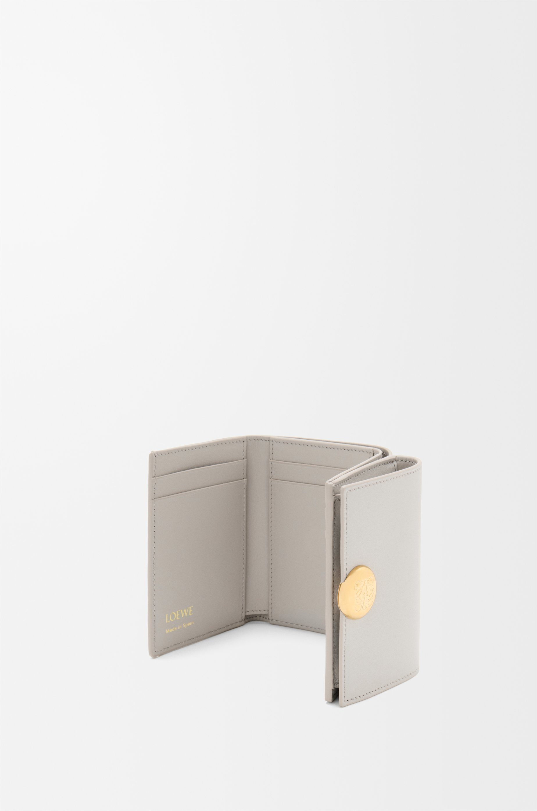 Pebble trifold wallet in shiny nappa calfskin - 4