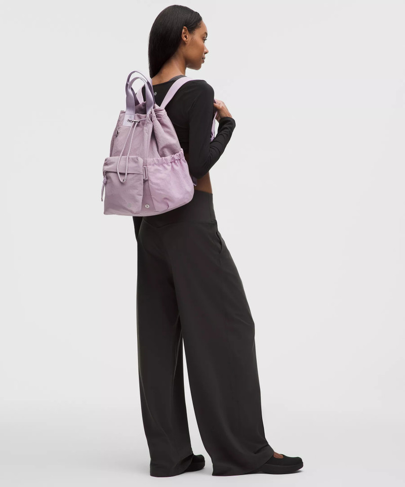 lululemon 2-in-1 Drawstring Bucket Bag outlook