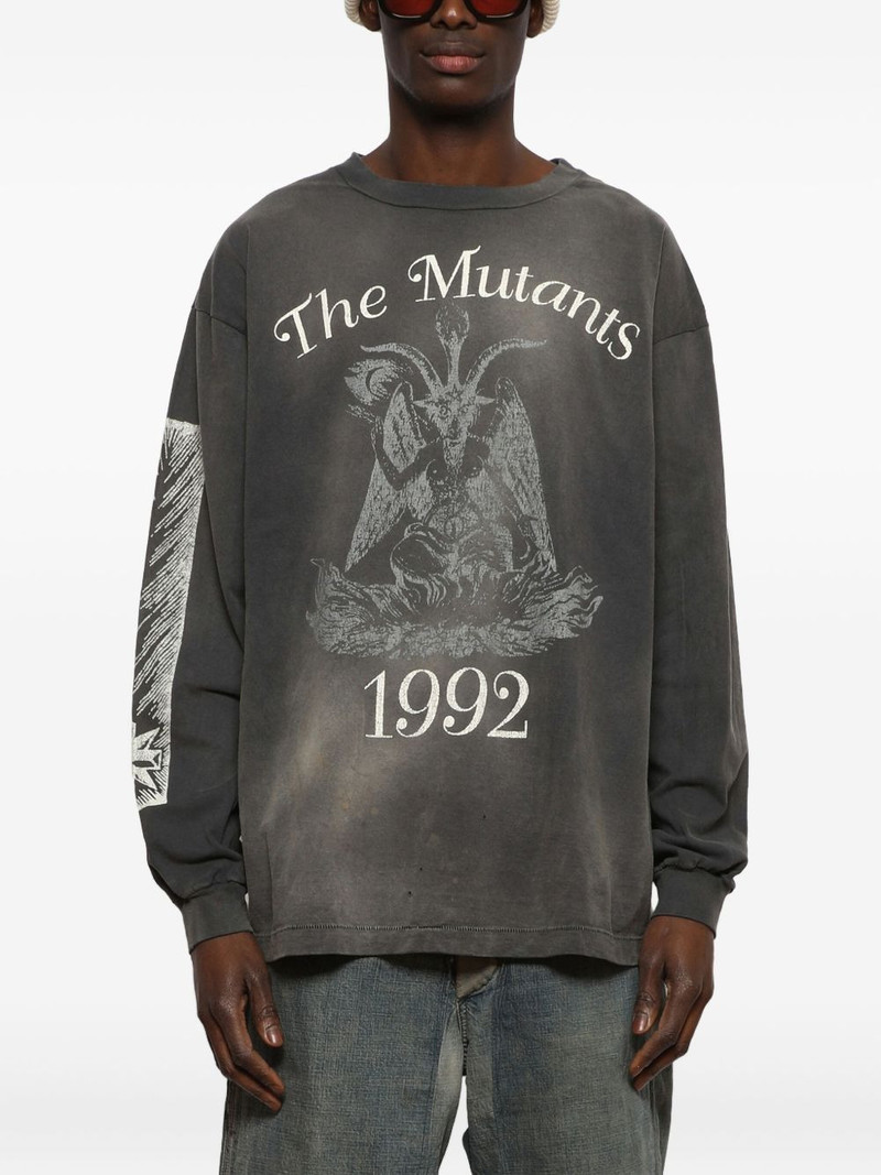SAINT M×××××× graphic-print long-sleeves T-shirt outlook