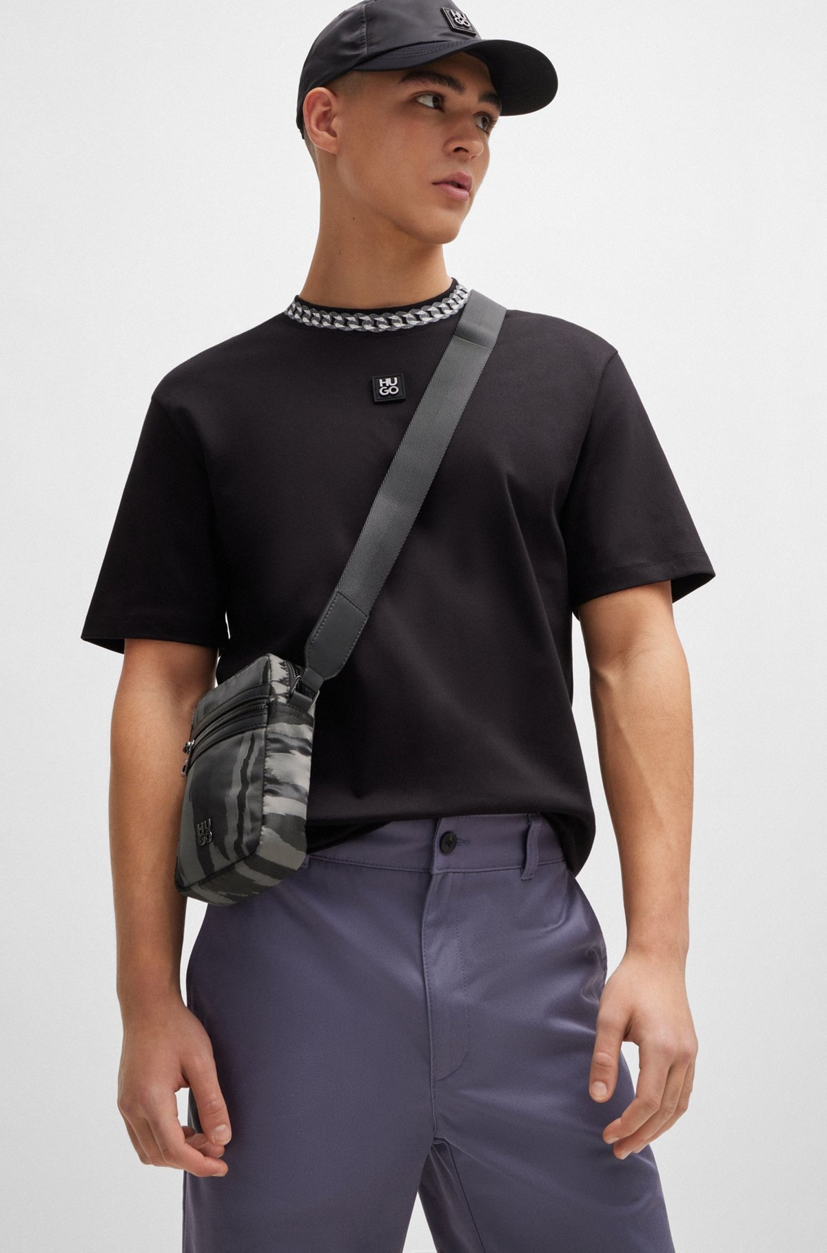 STACKED-LOGO REPORTER BAG WITH SEASONAL PATTERN - 3