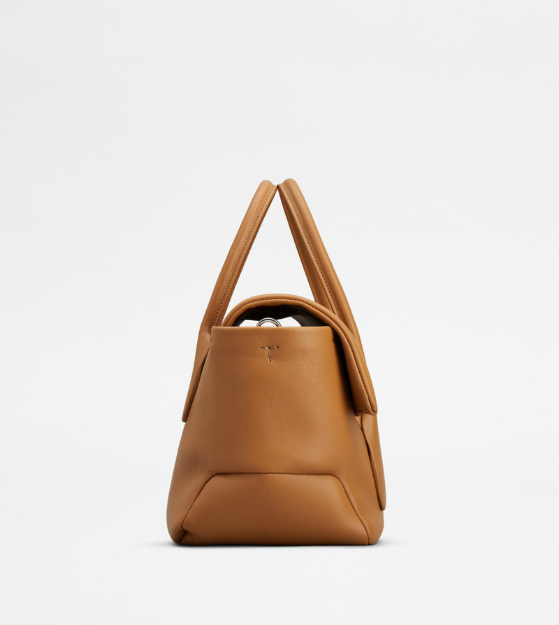 Tod's TOD'S DI BAG REVERSE IN LEATHER SMALL - BROWN outlook