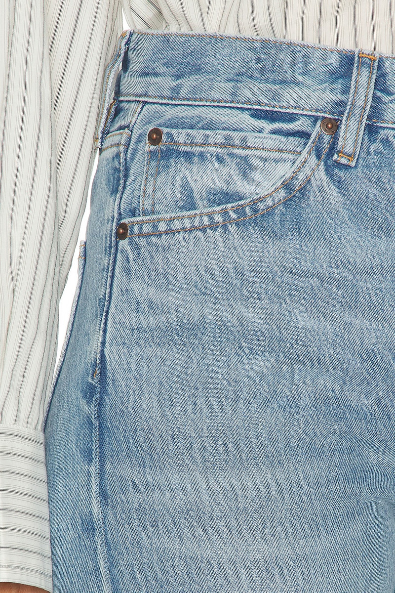 FRAME The Vertical Jeans outlook