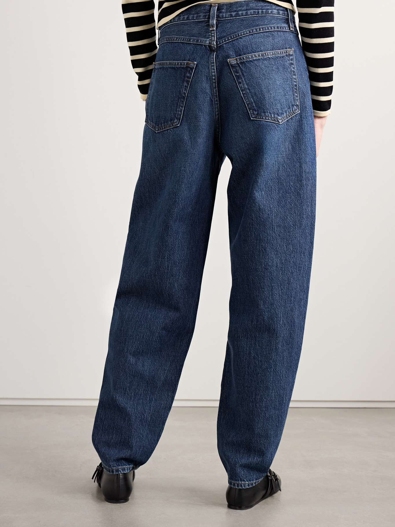 The Narrow high-rise tapered jeans Mid denim - 4