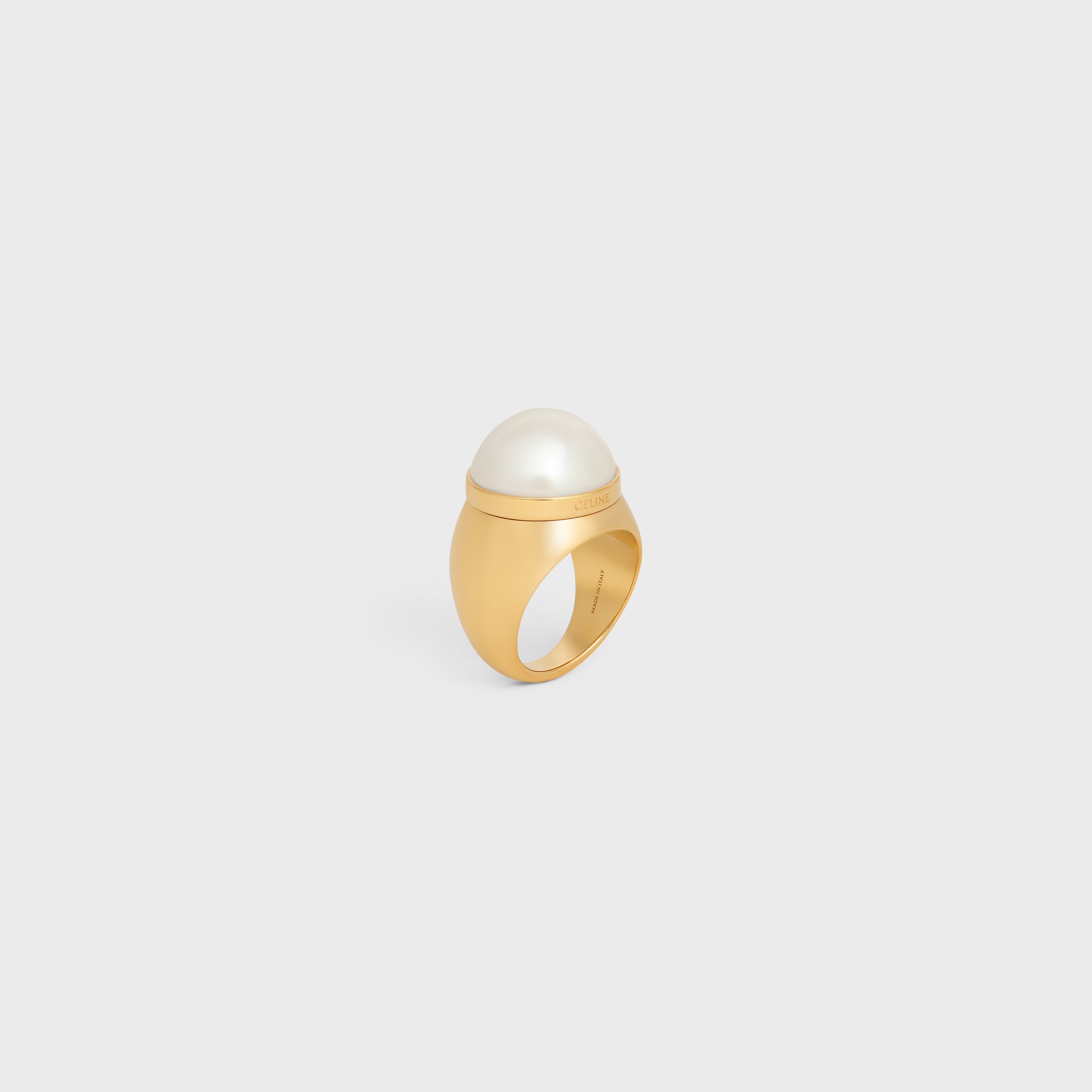 Les Perles Celine Ring in Resin Pearls and Brass with Gold Finish - 2