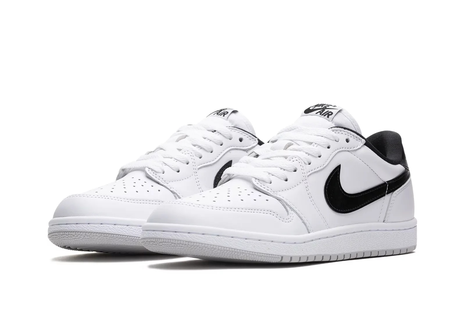 Air Jordan 1 Low "Metallic Black" - 3