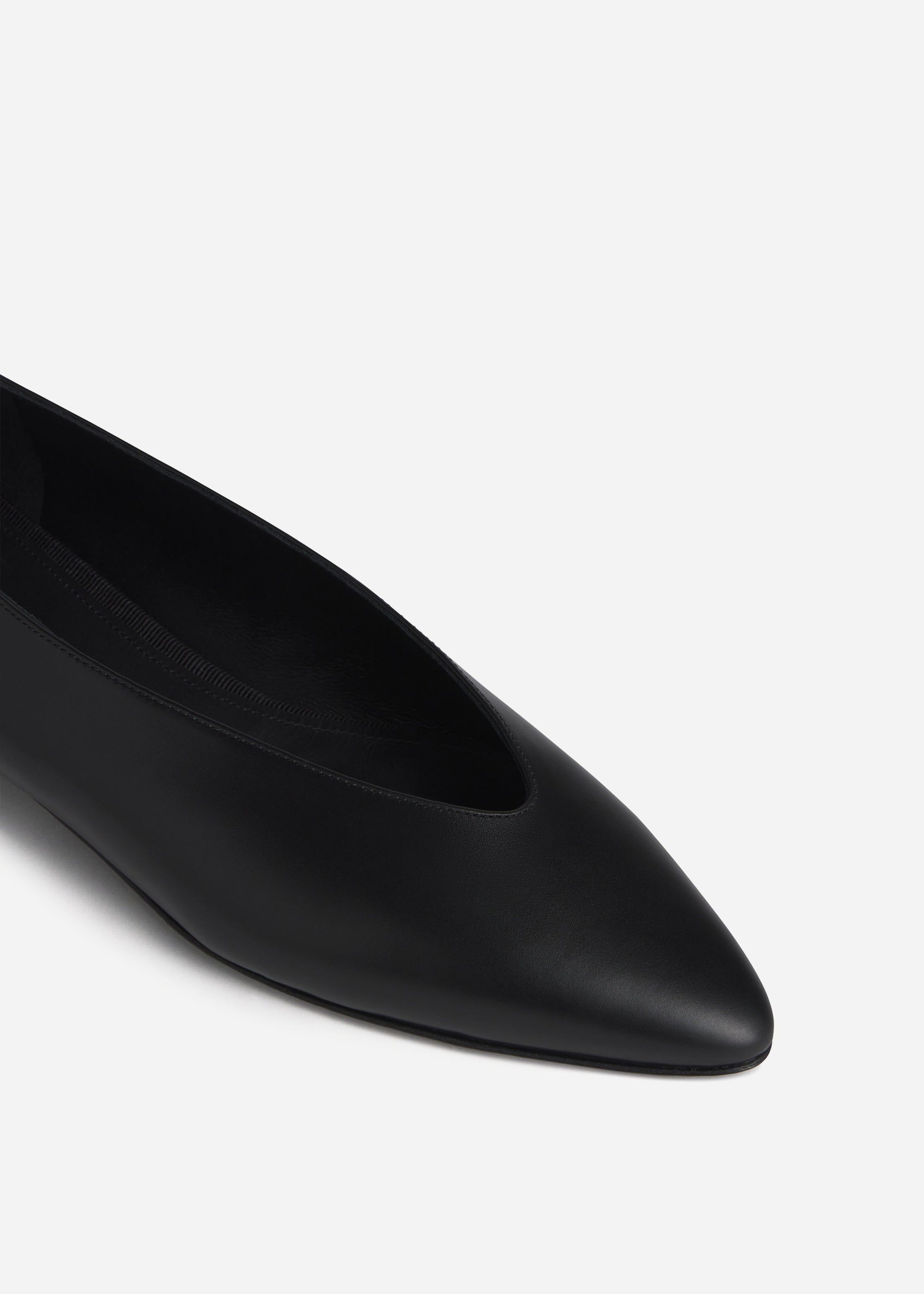 Pointed Ballerina Flat in Black - 4