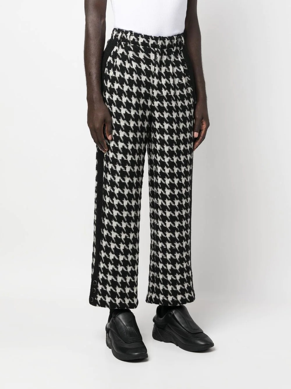 houndstooth-pattern straight-leg trousers - 4