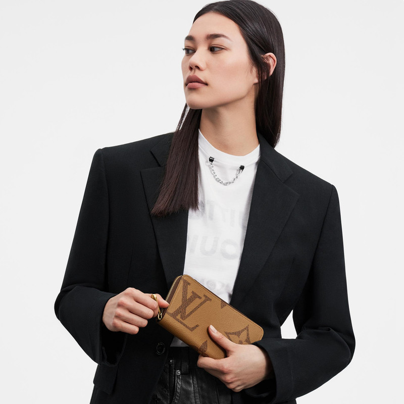 Louis Vuitton Zippy Wallet outlook