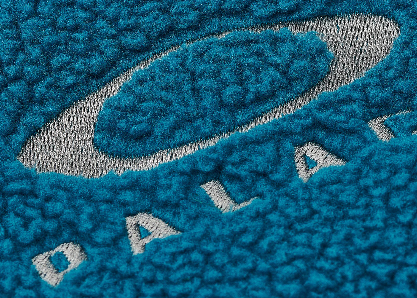 Palace x Oakley Fleece Petrol - 3