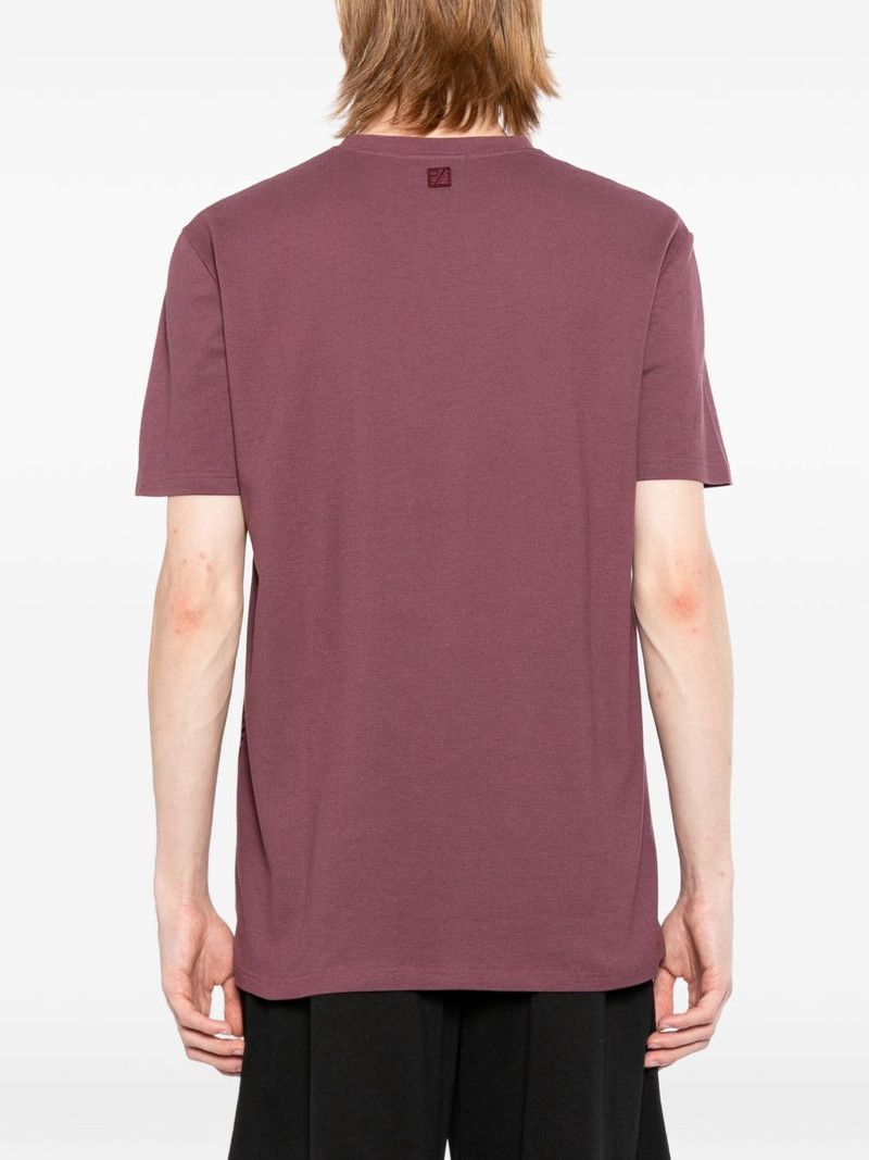 v-neck T-shirt 4