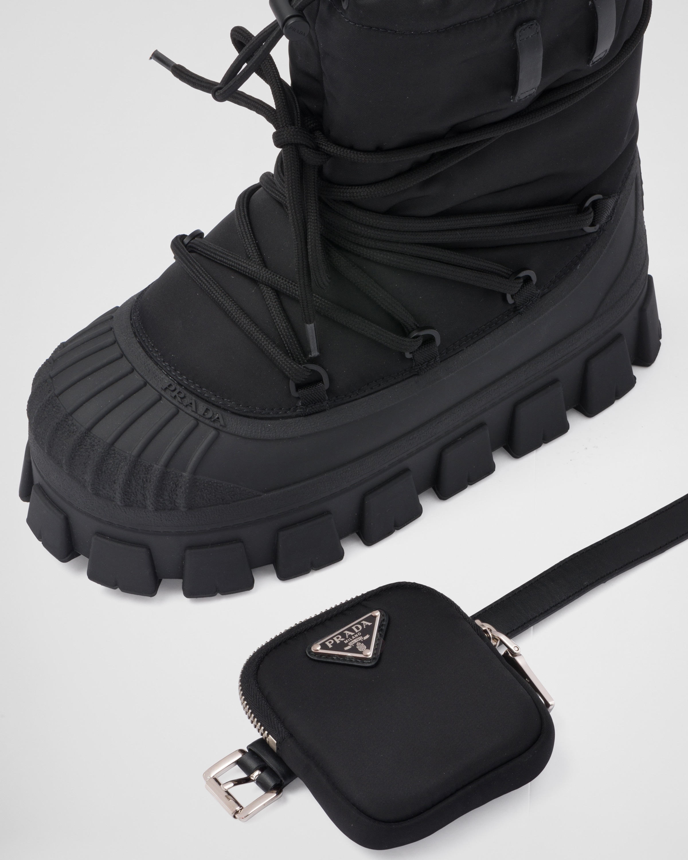 Re-Nylon gabardine après-ski boots with pouch - 6