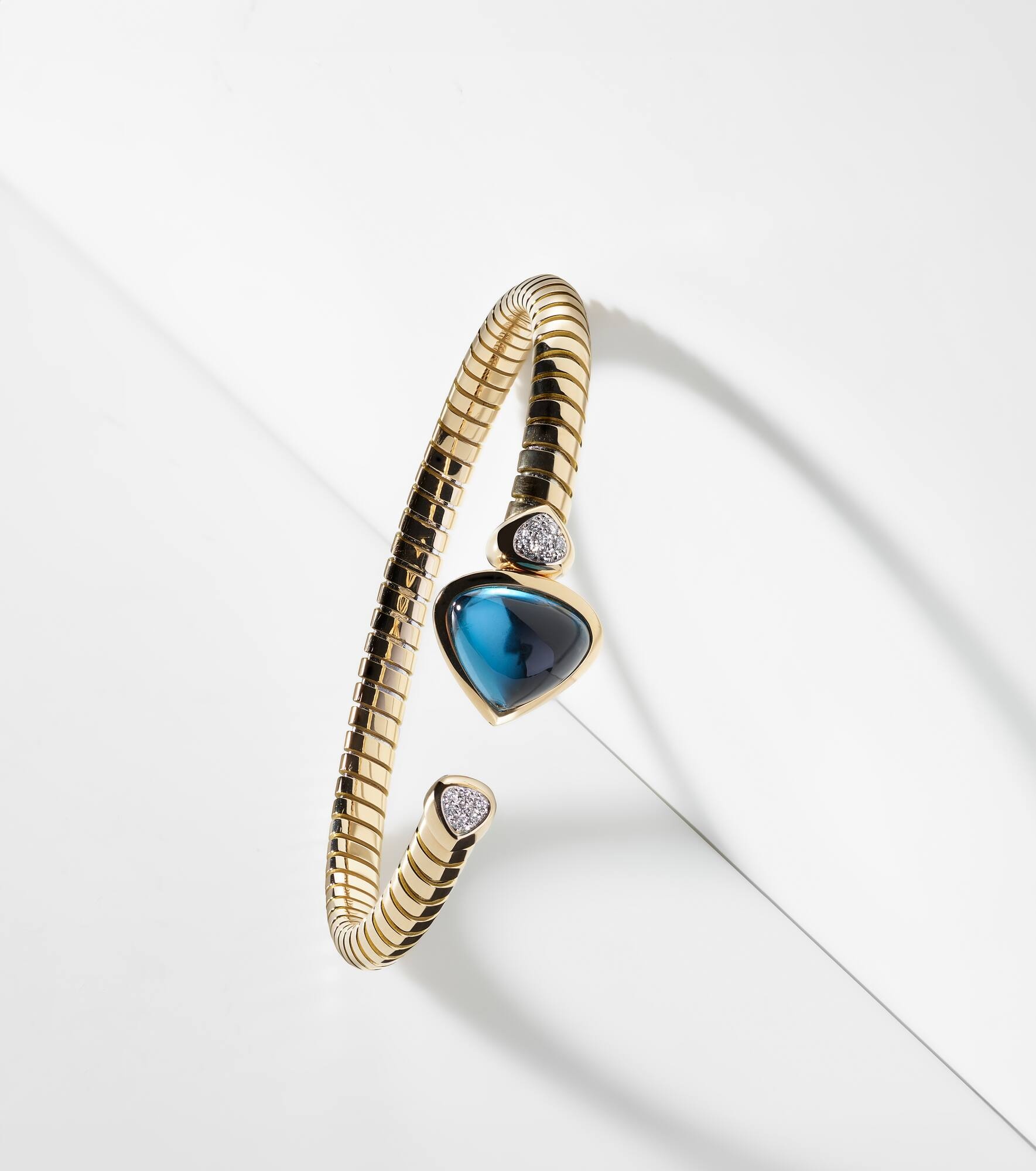 Trisolina Bypass 18kt gold bracelet with topaz and diamonds - 5