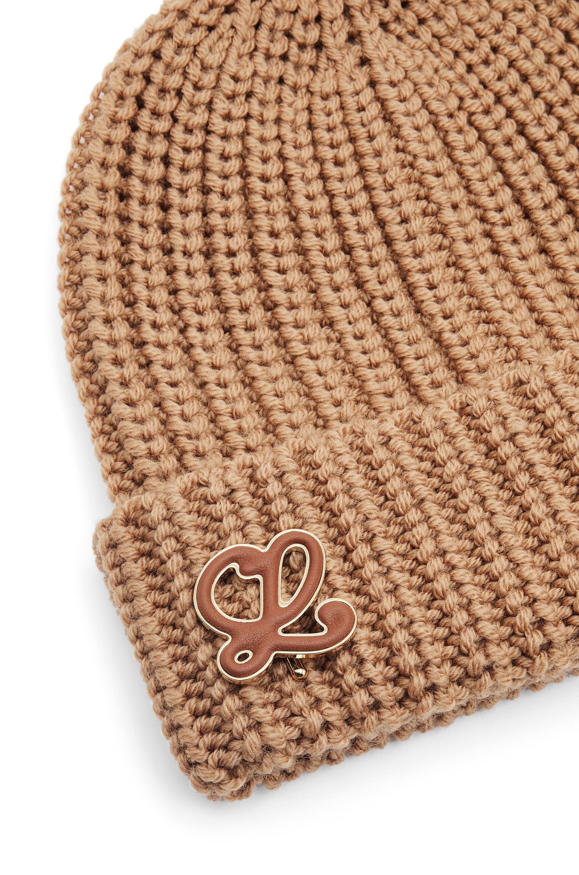 Anagram brooch beanie in wool - 4