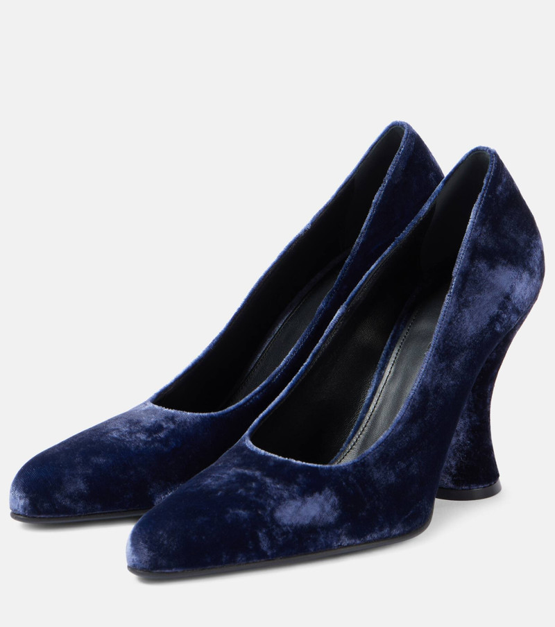 95 velvet pumps 5