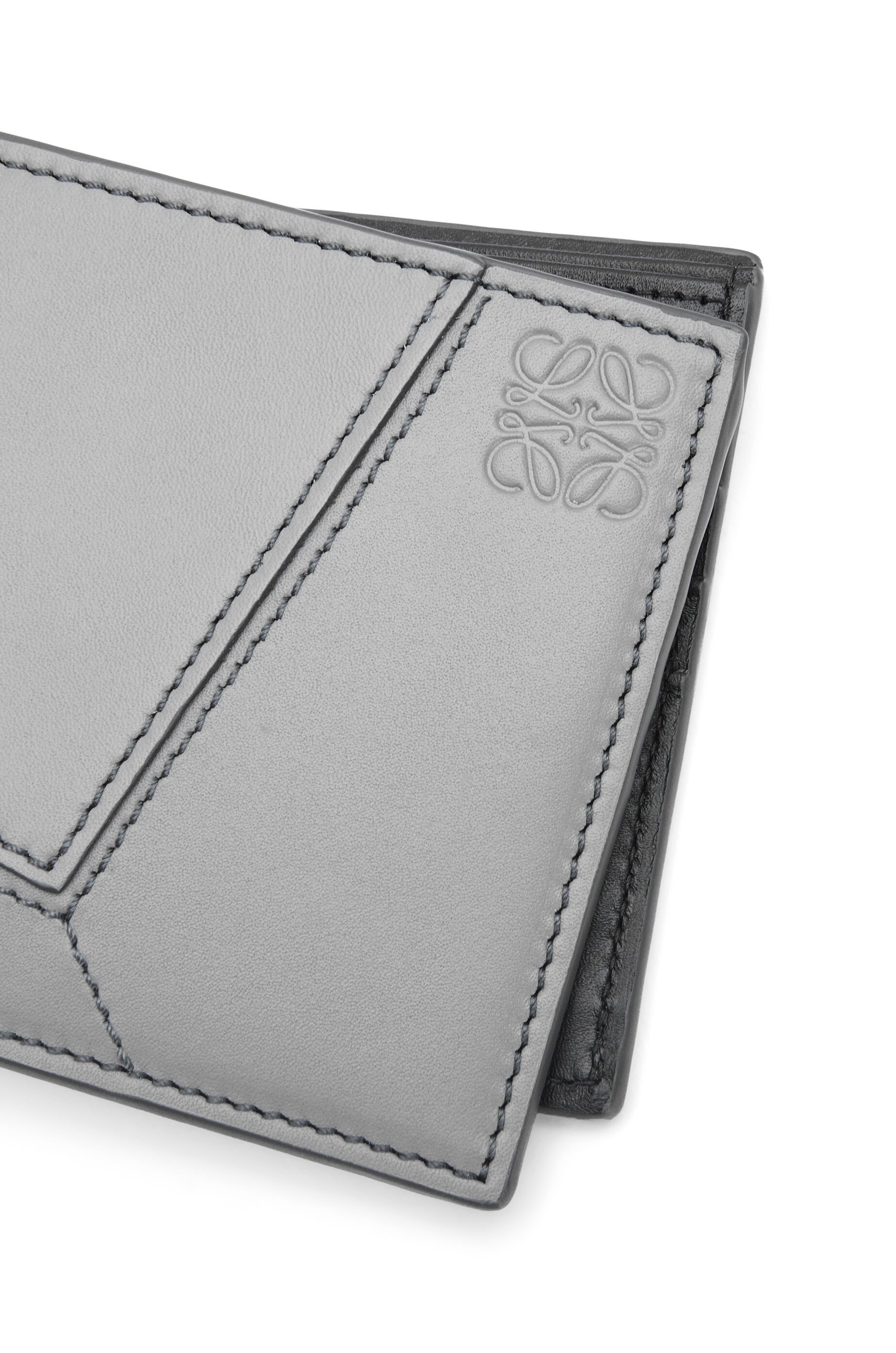 Puzzle stitches bifold wallet in smooth calfskin - 5
