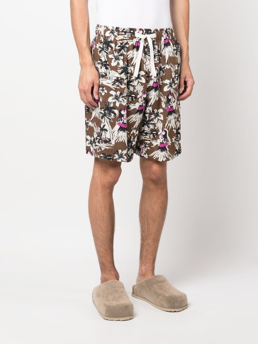 all-over graphic-print shorts - 3