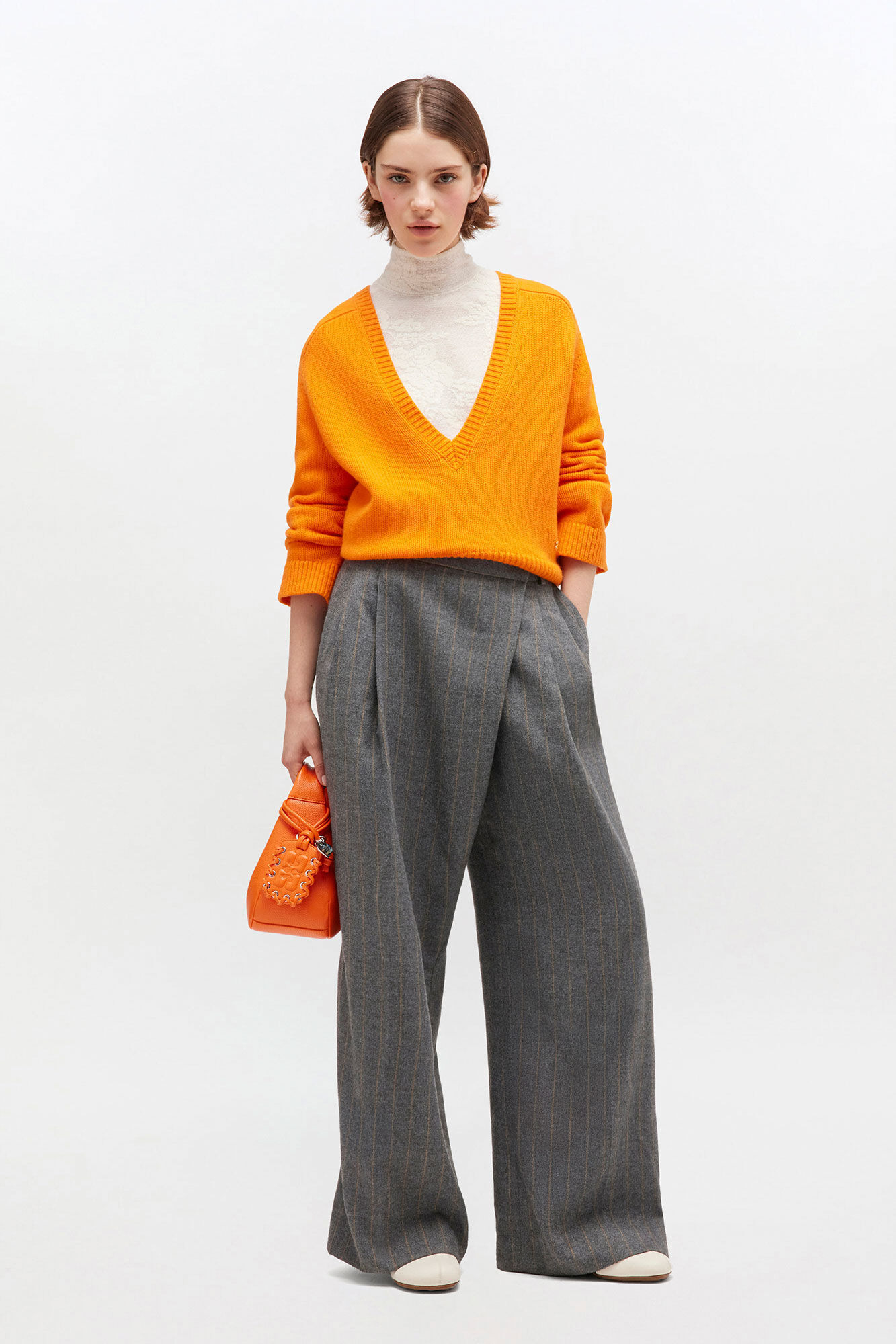 BROWN V-NECK SWEATER - 3