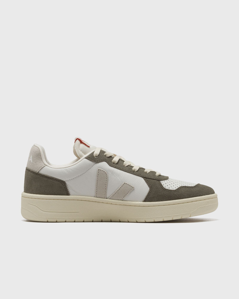 VEJA GRAINED LEATHER outlook