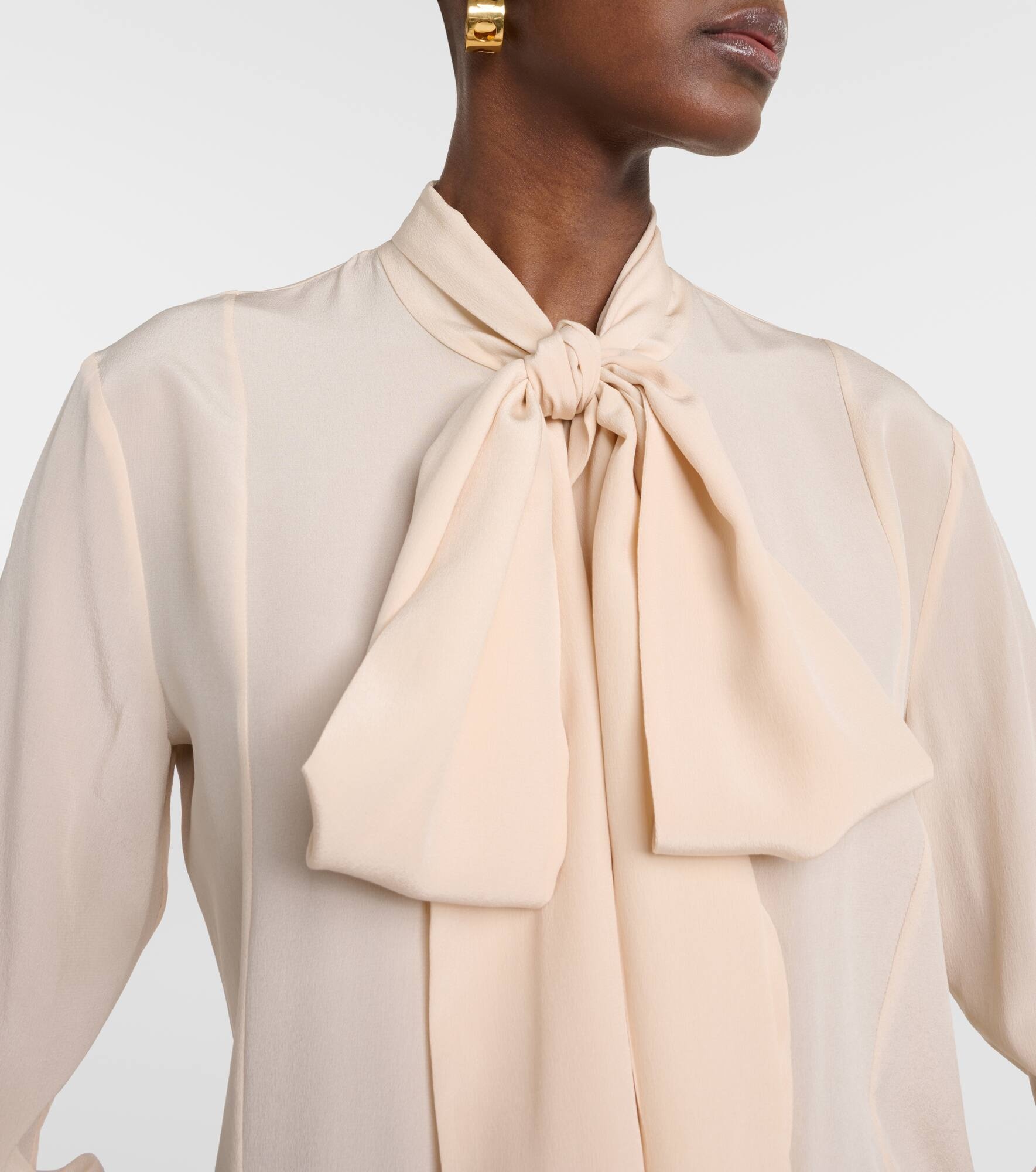 Bow tie-neck silk crêpe blouse - 5