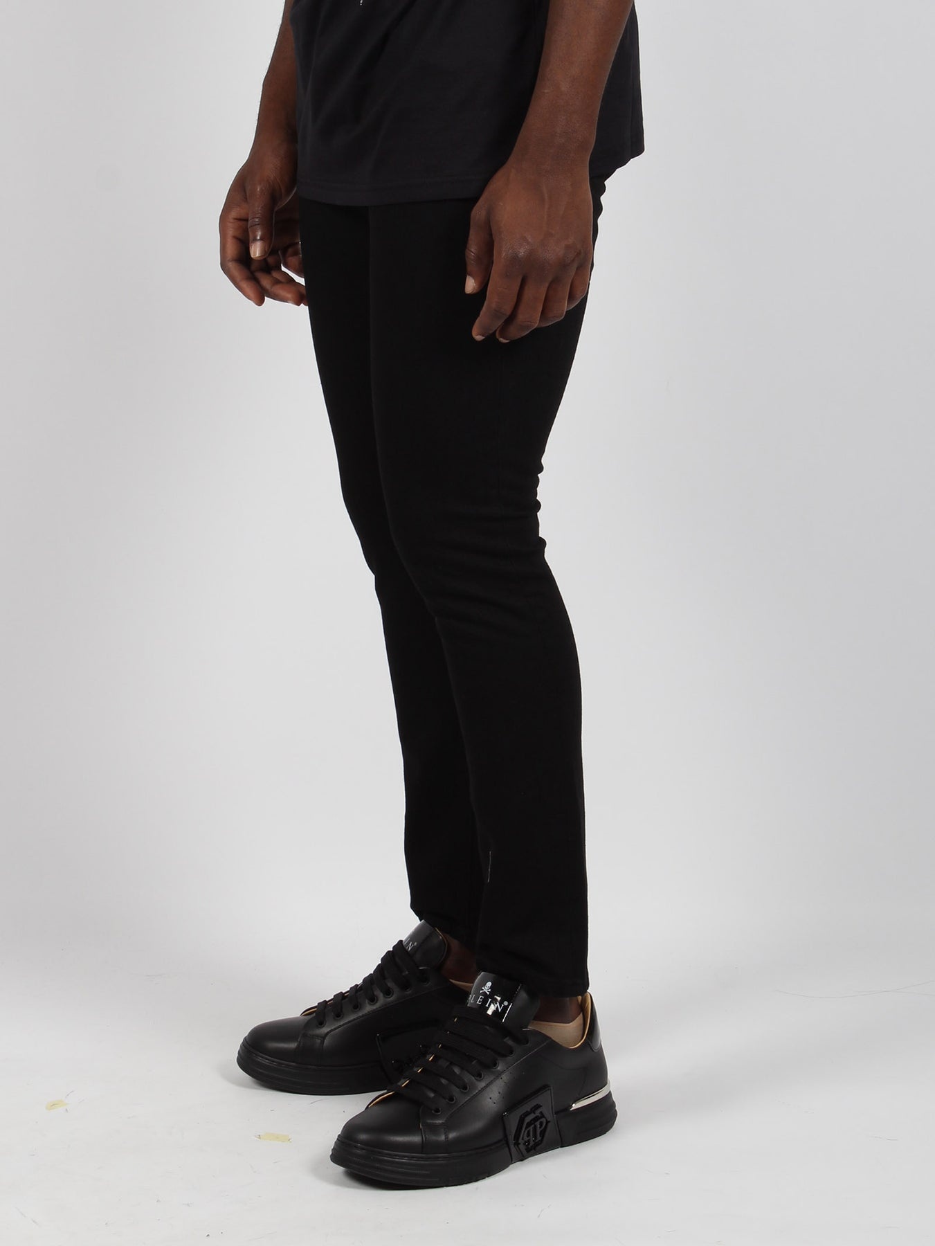 Skinny fit black denim trousers - 3