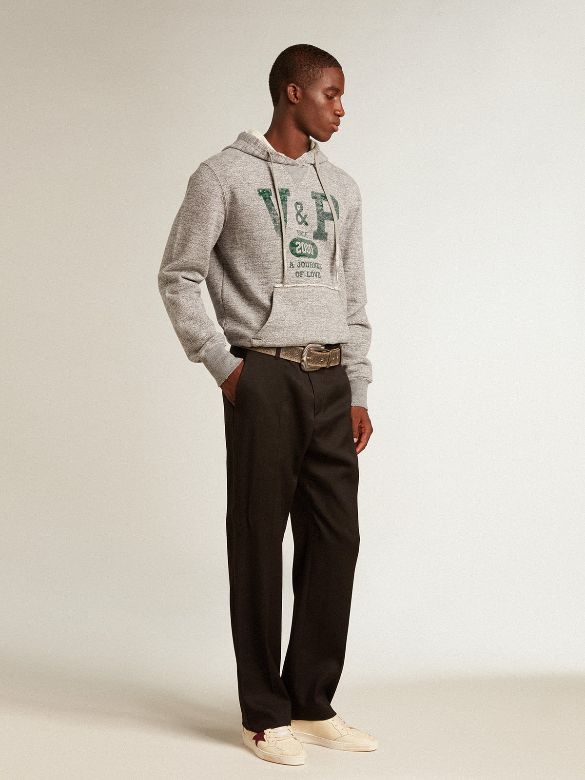 Gray hooded sweatshirt with front pocket - 3