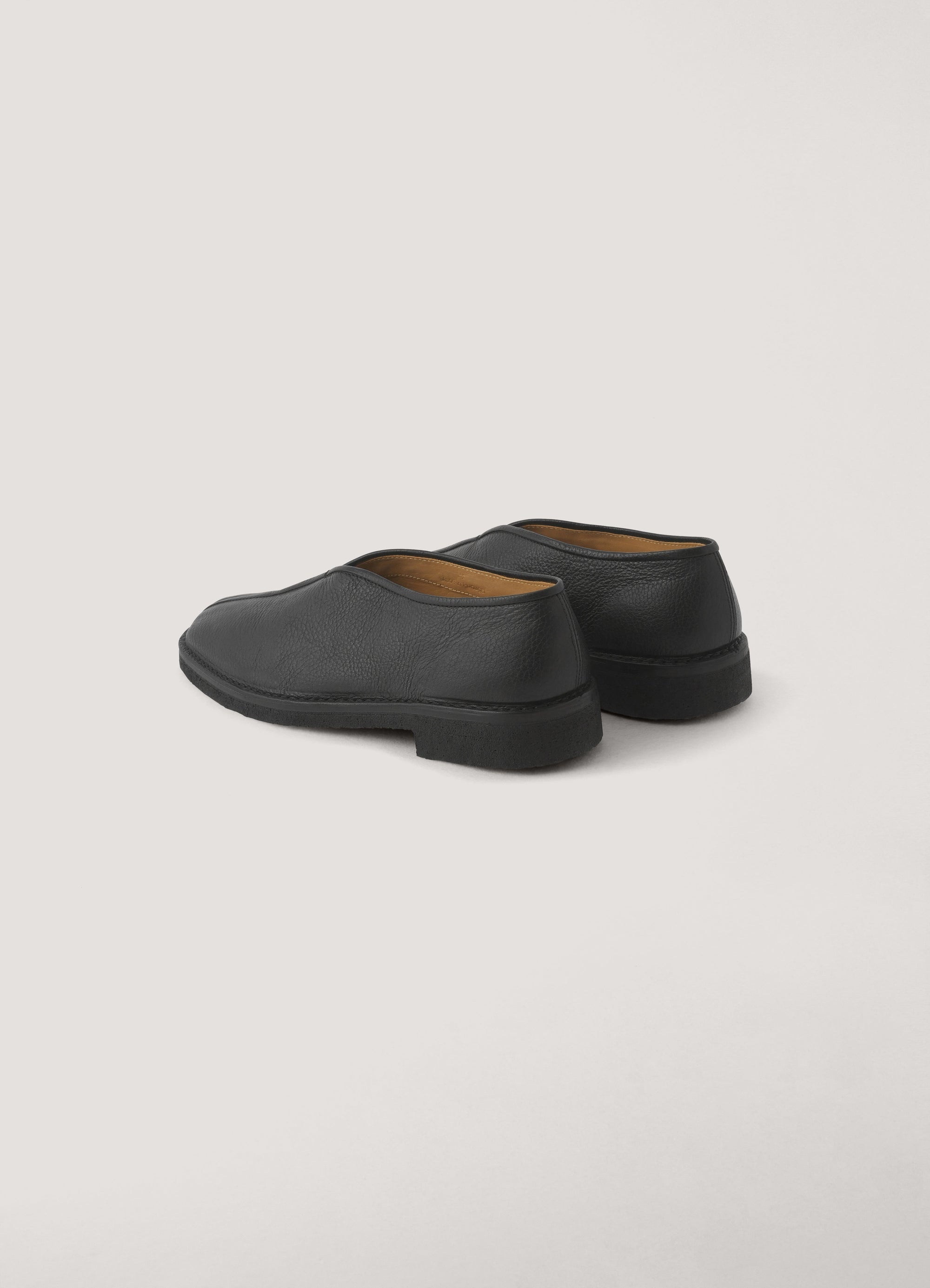 PIPED SLIPPERS
GRAINED CALF LEATHER - 3