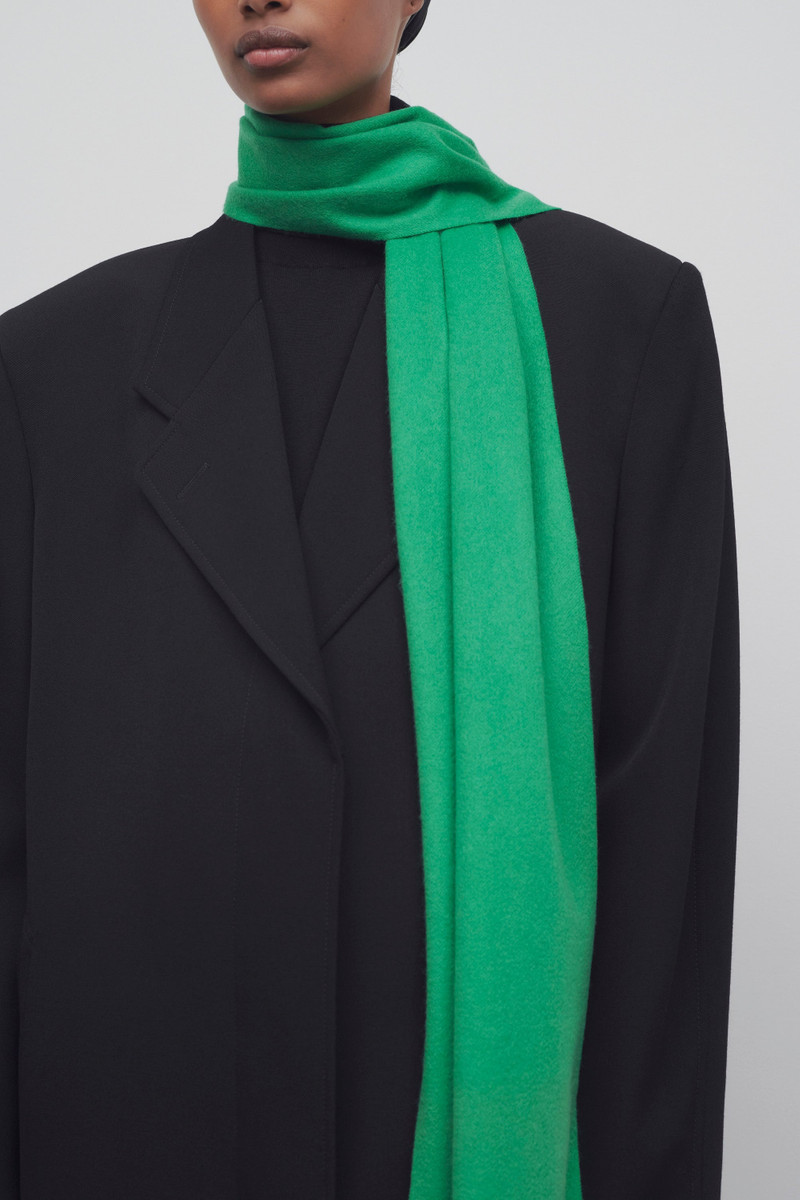 Viktor Scarf in Cashmere 3