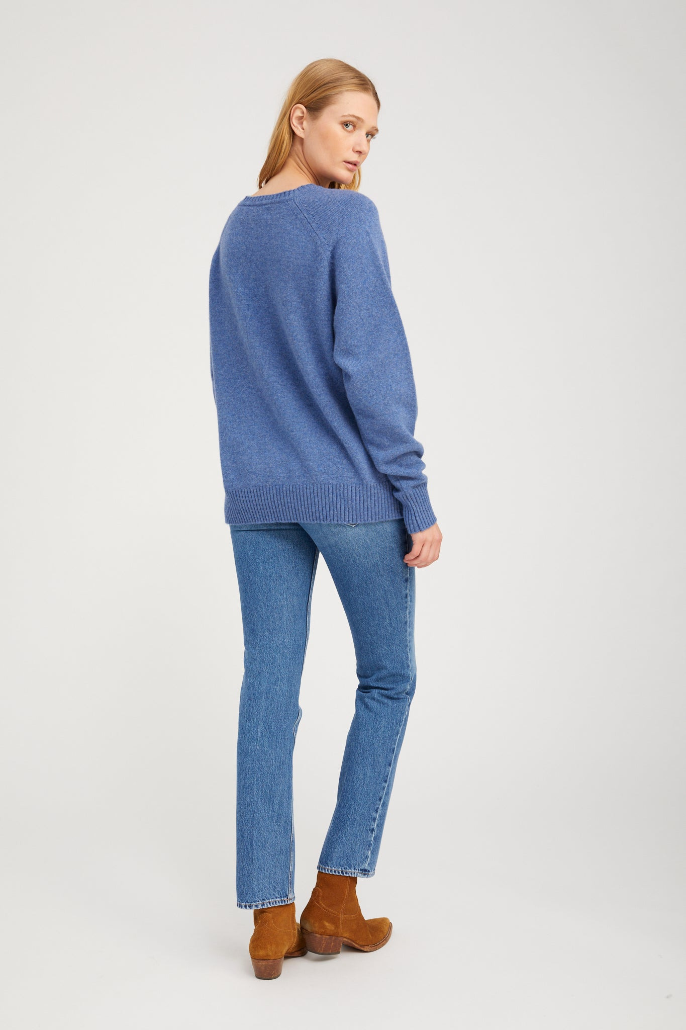 DENIM BLUE CASHMERE BOYFRIEND SWEATER - 4