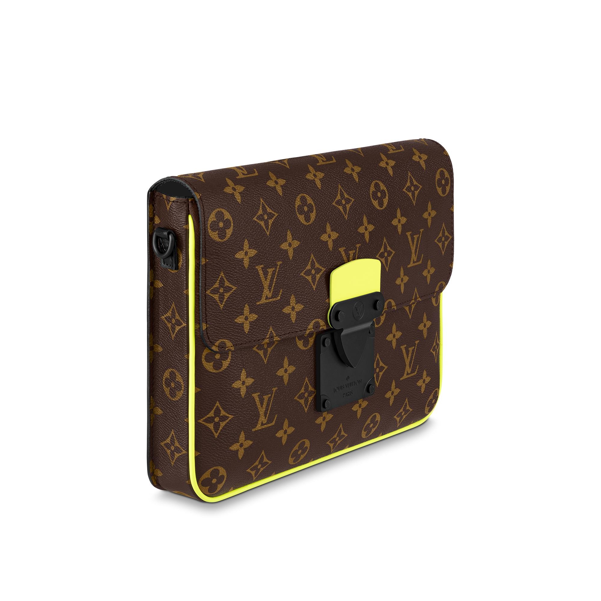 S Lock A4 Pouch 3