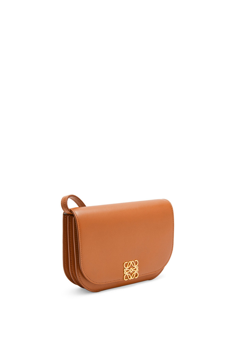 Goya Accordion clutch in silk calfskin 4