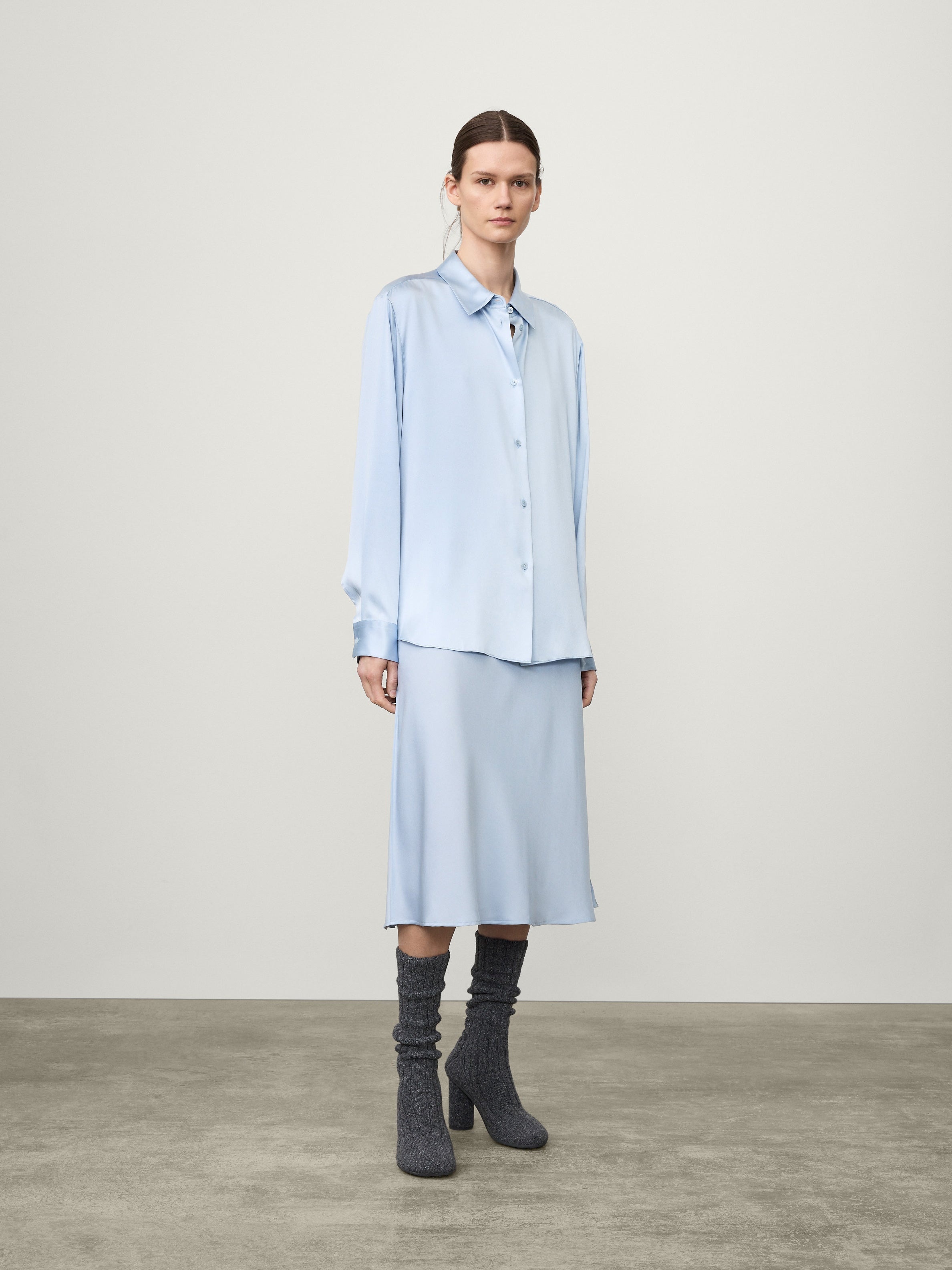The Long Sleeved Button-Up Shirt - 4