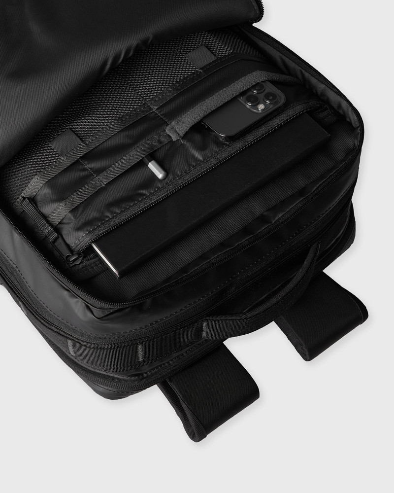 BASE CAMP VOYAGER DAYPACK 6