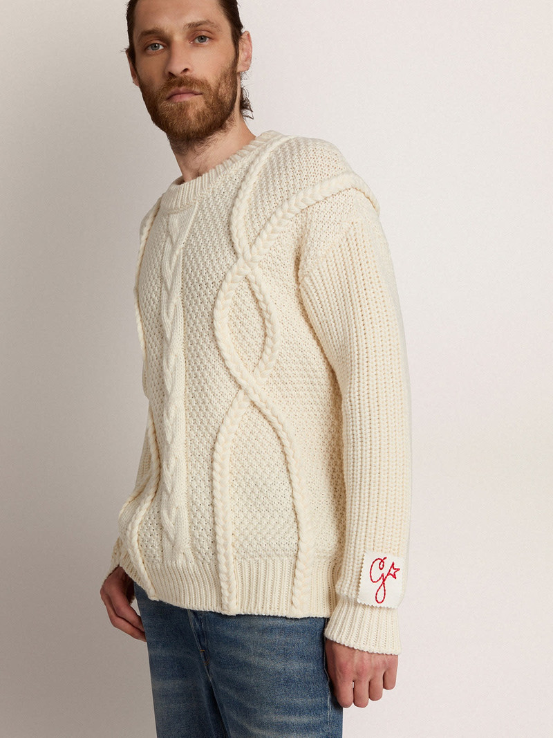 Men's round-neck sweater in wool with braided motif 2