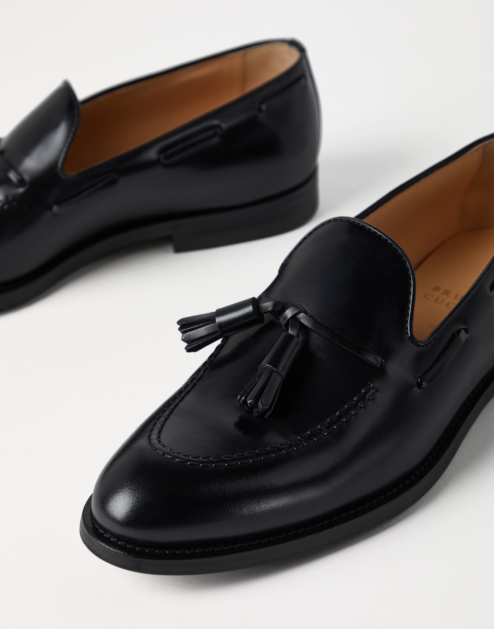 Aged calfskin loafers with tassels - 3