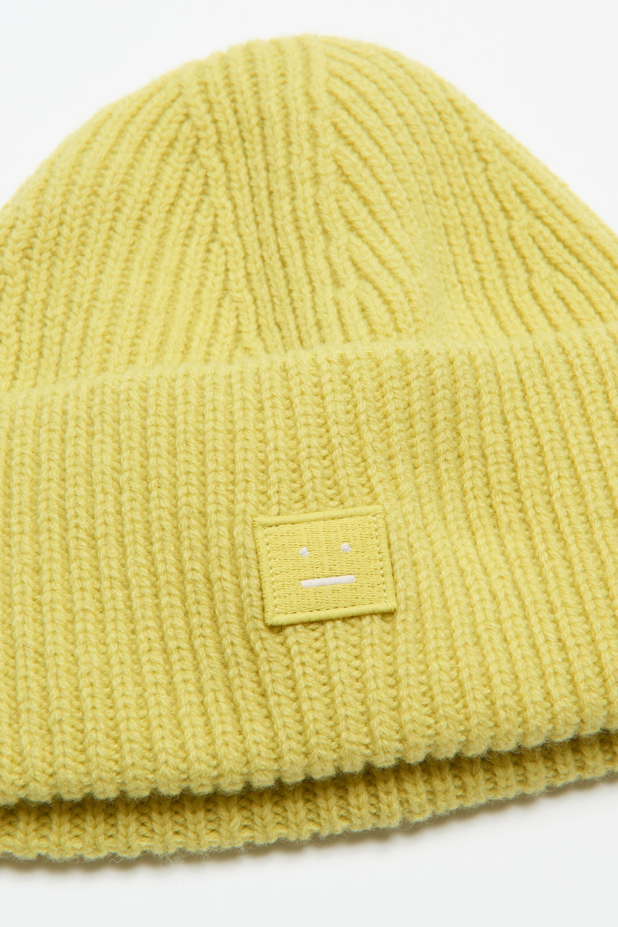 Small face logo beanie - Dusty yellow - 3