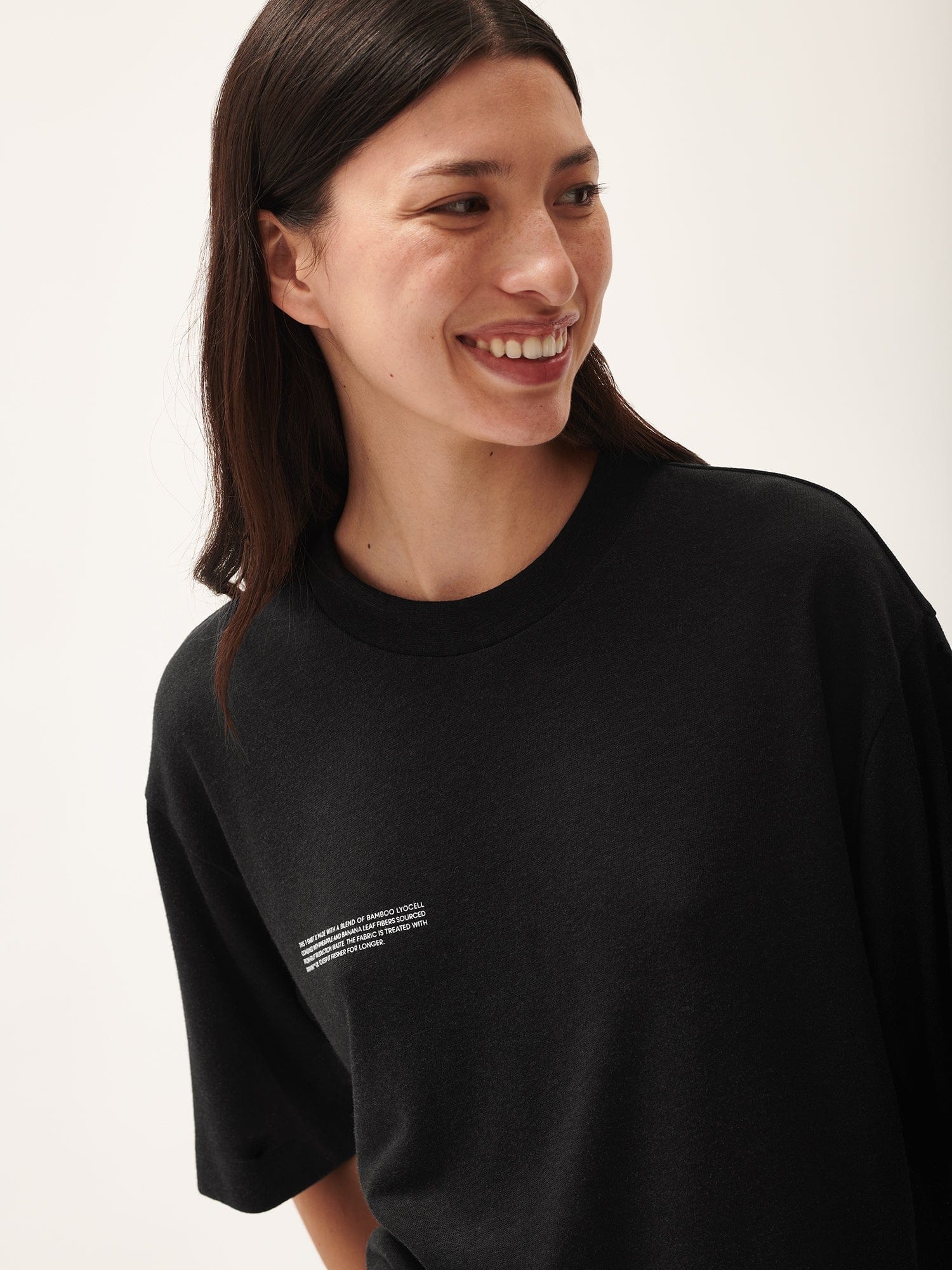 Womens DNA Frutfiber T-Shirt - Black - 4