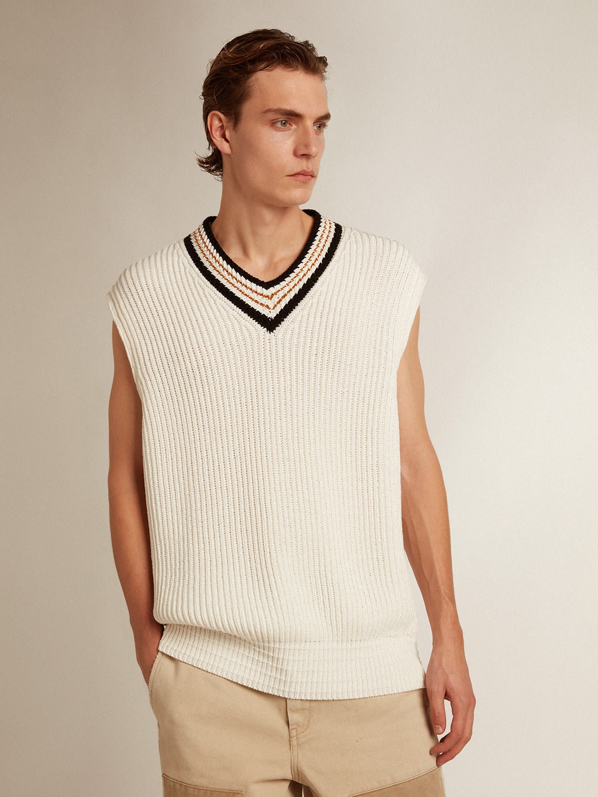 V-neck vest in papyrus-colored cotton yarn - 5
