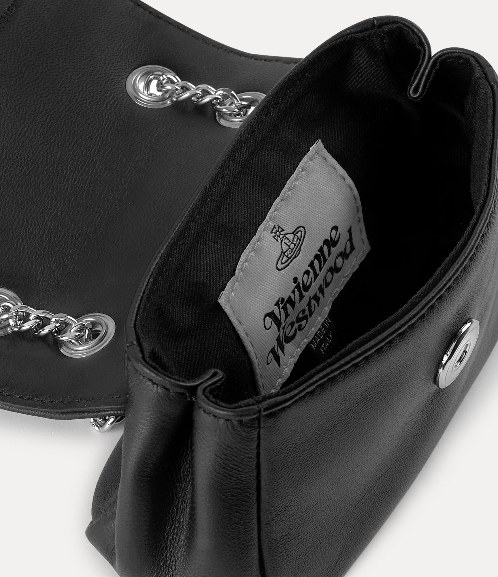 Vivienne Westwood(正規品/送料関税込み) SMALL FLAP PURSE Small Flap Purse in BLACK | Vivienne Westwood®