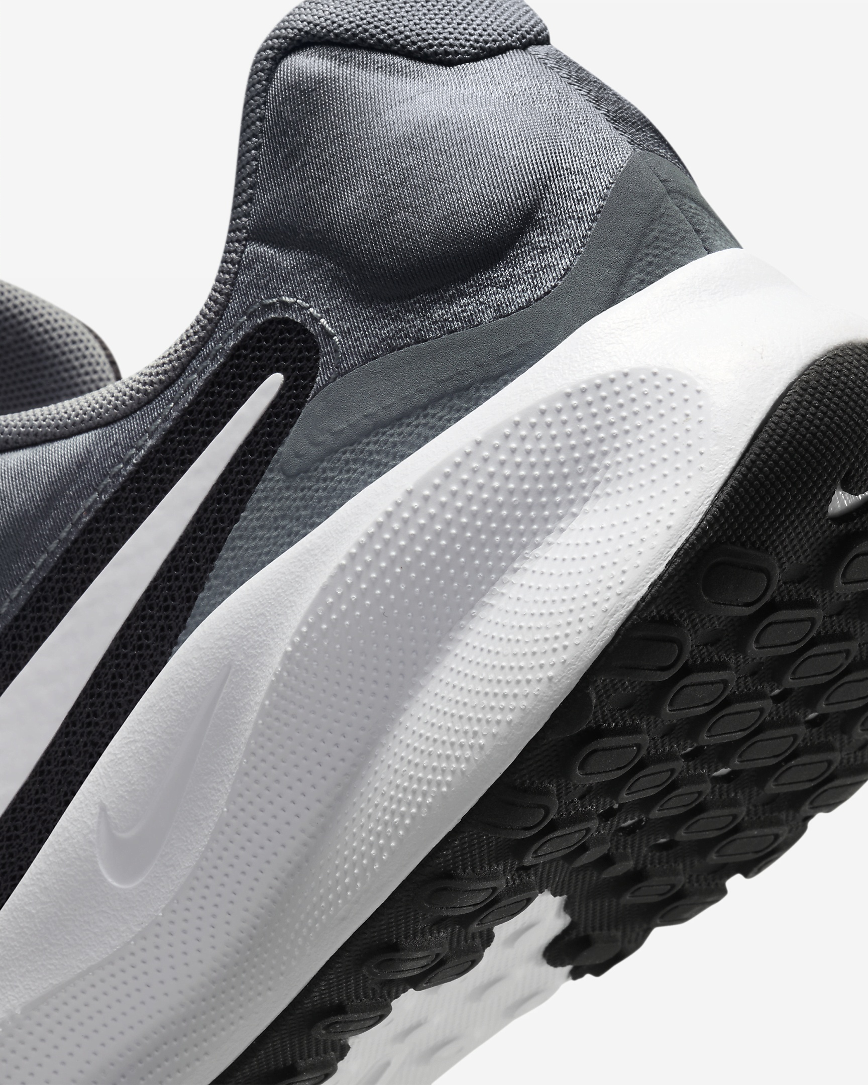 Nike Revolution 7 Men's Road Running Shoes - 8