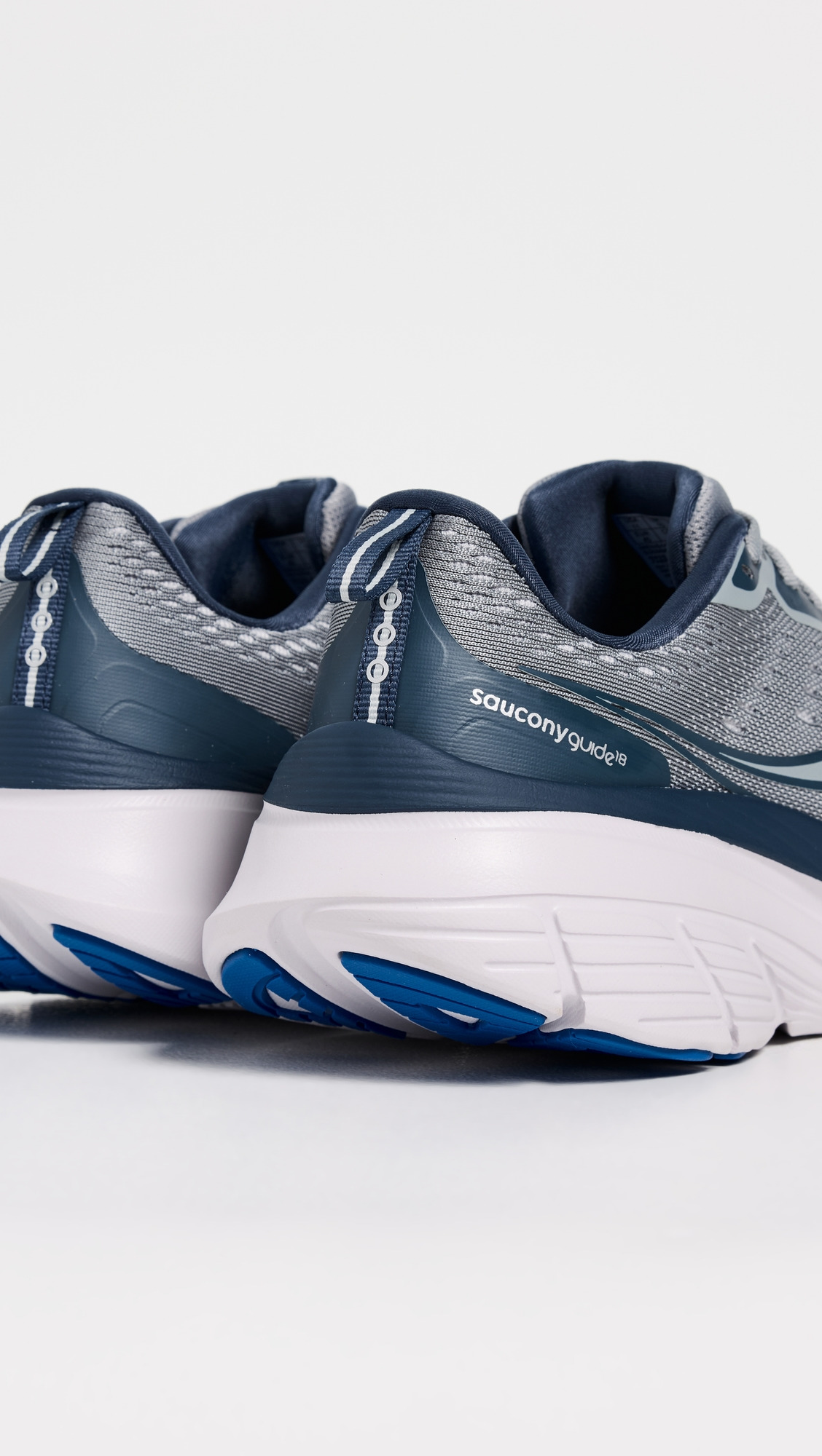 Guide 18 Sneakers - 2