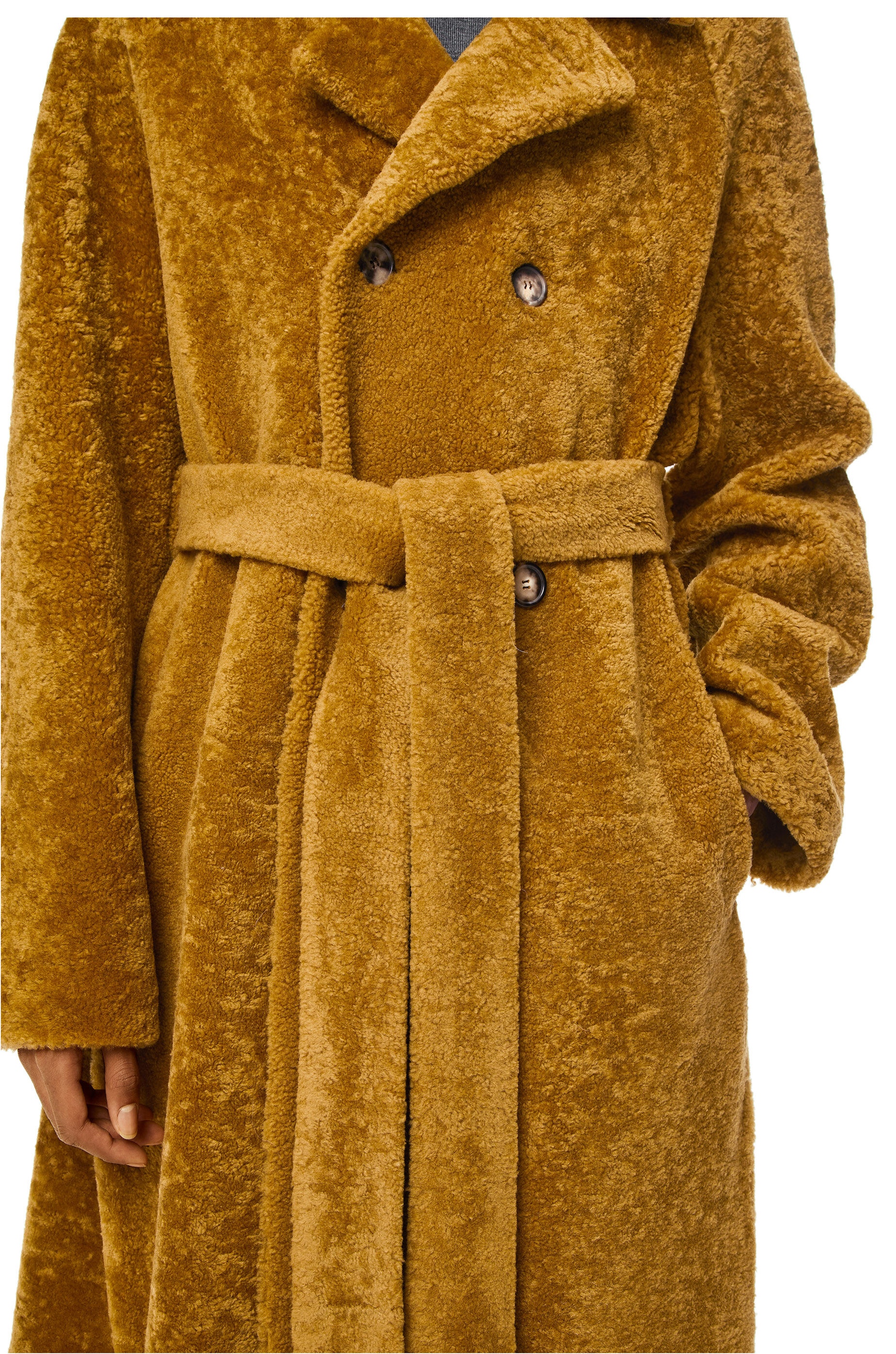 Double breasted coat in shearling - 5