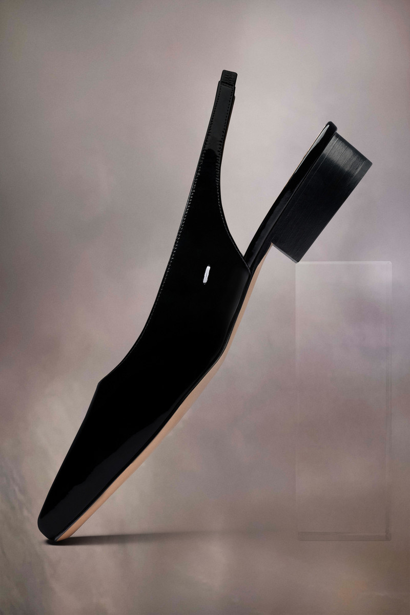 Maison Margiela Barbs slingback outlook