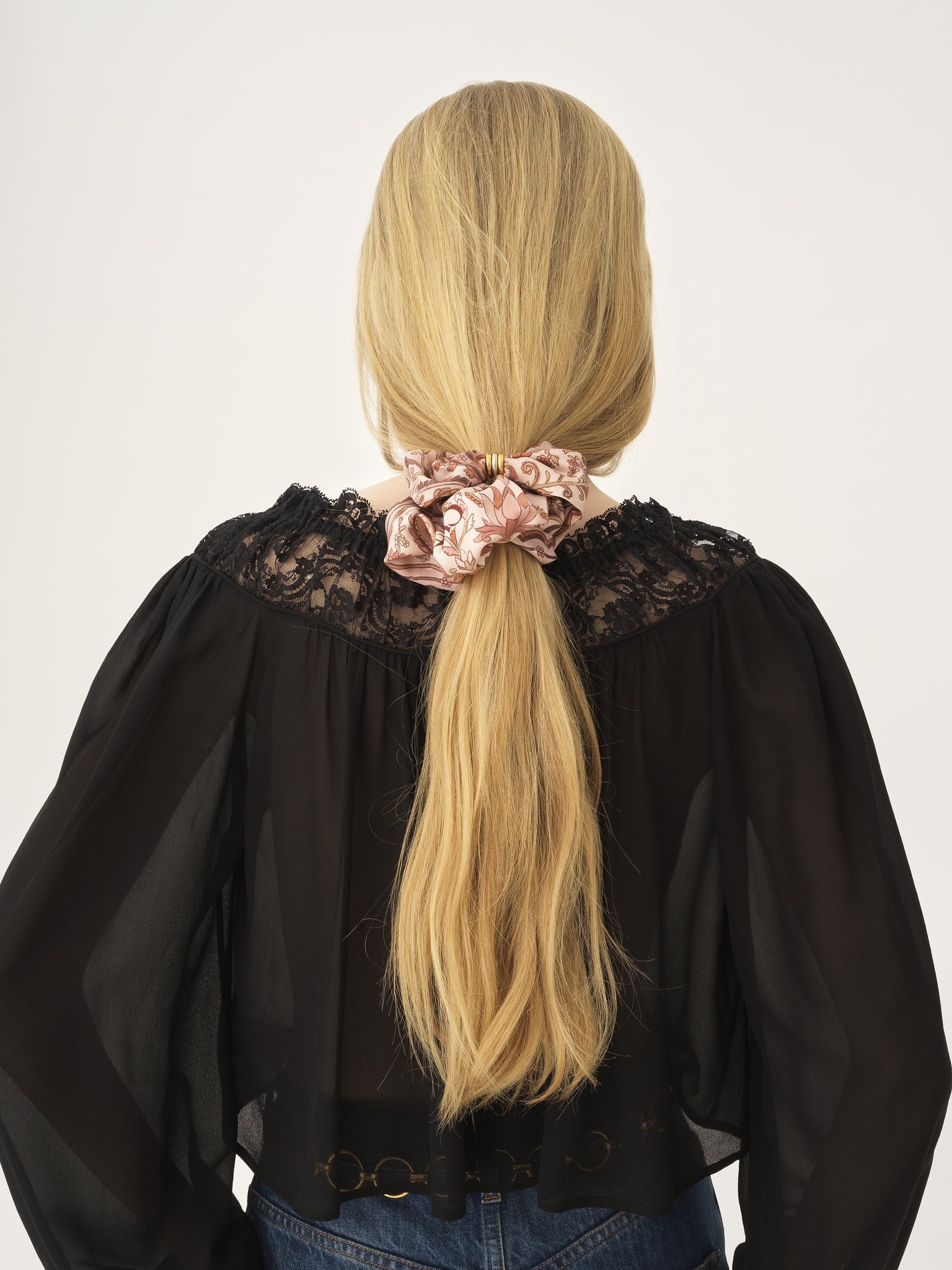 THE CHLOÉ PAISLEY HAIR SCRUNCHIE IN SILK TWILL - 2