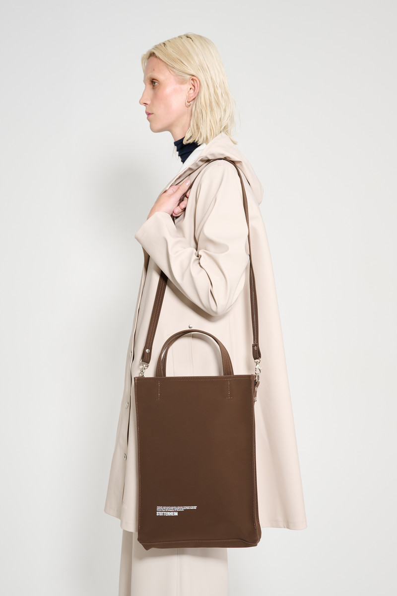 Stutterheim Djursholm Bag Matte Dark Brown outlook