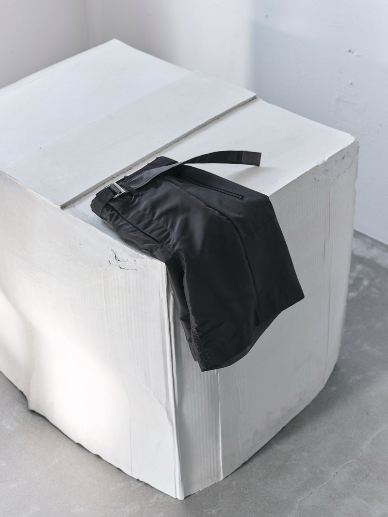 sacai Nylon Twill x Grosgrain Shorts outlook