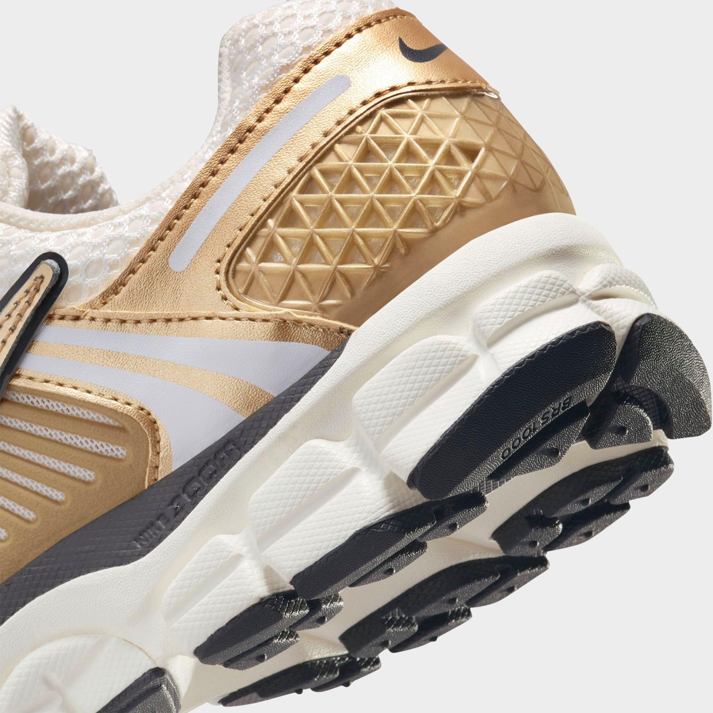 Women's Nike Zoom Vomero 5 Casual Shoes - 3