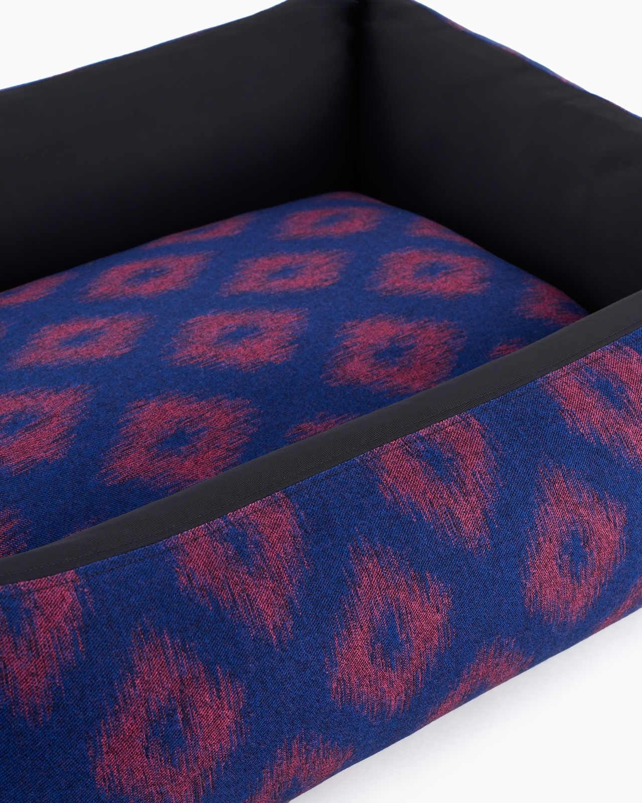 Poldo x Giorgio Armani Ikat jacquard flannel dog bed - 4