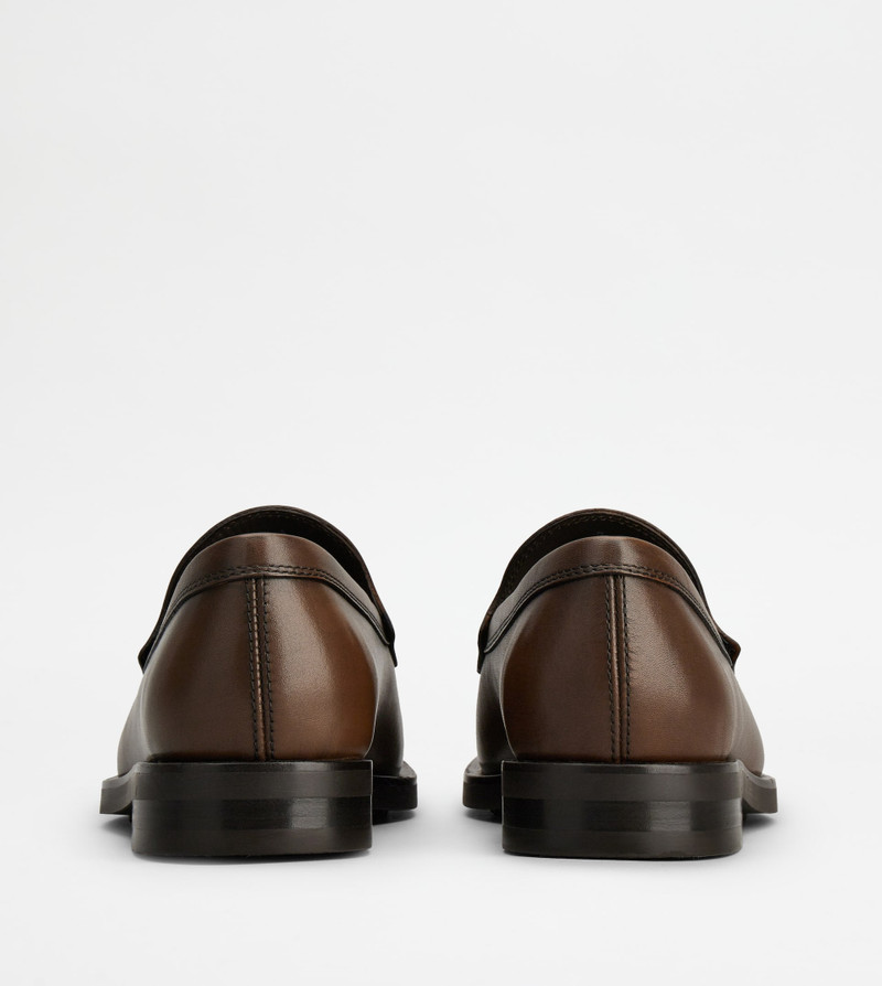 Tod's LEATHER LOAFERS - BROWN outlook